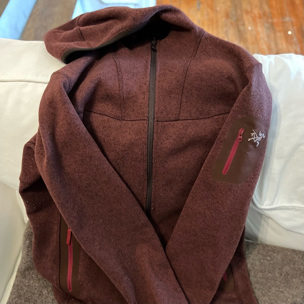 Womens Arcteryx covert Hoody, size Large. Barely worn.